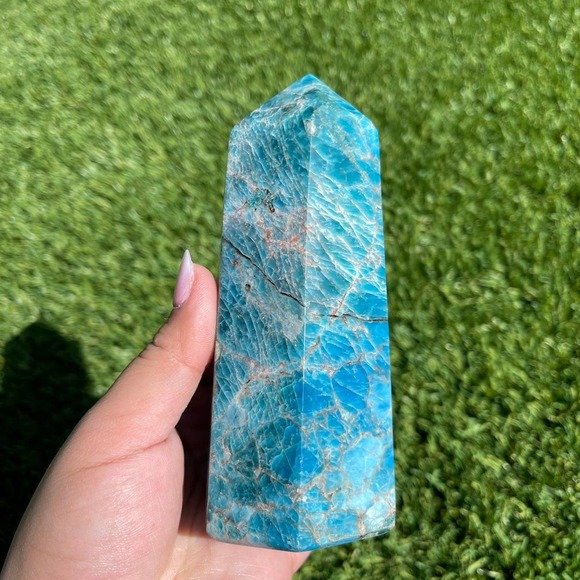 Blue Apatite Tower - Picture 3 of 12